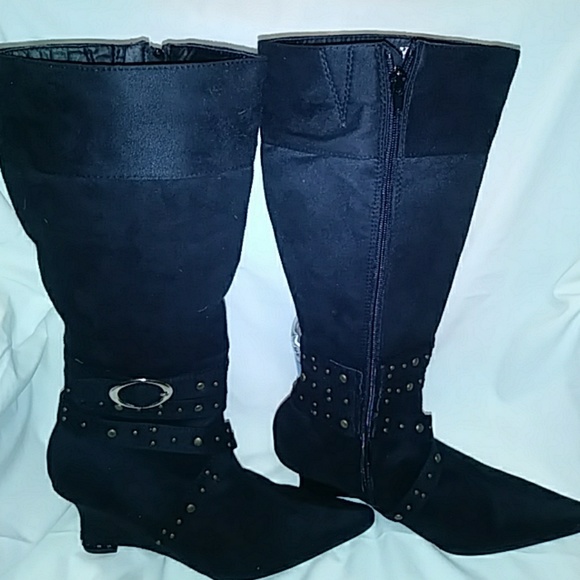 Suede Black Boots - Picture 1 of 3